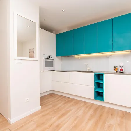 Beautiful View With Garage Space Apartman *
