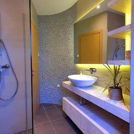 Appartement Beautiful View With Garage Space Mali Lošinj