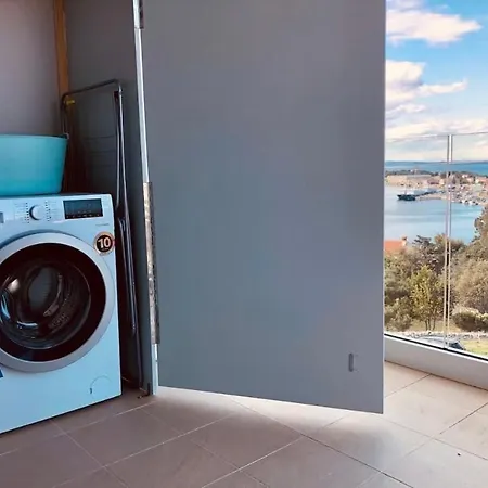 Beautiful View With Garage Space Apartment Mali Losinj