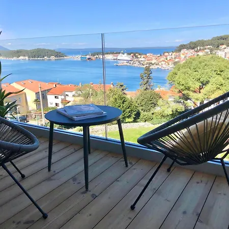 Beautiful View With Garage Space Apartment Mali Losinj
