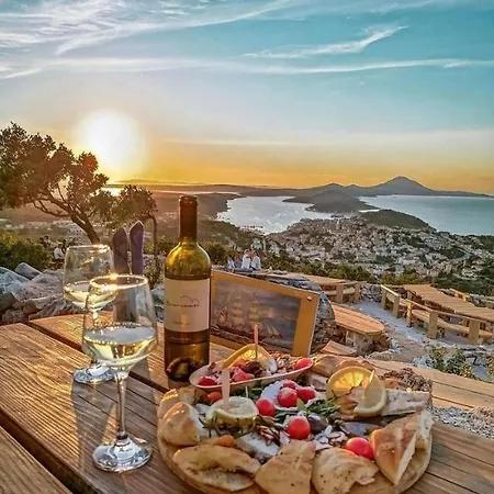 Beautiful View With Garage Space Apartment