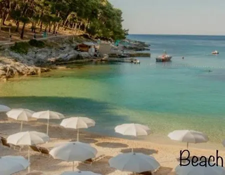 Beautiful View With Garage Space