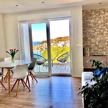 Beautiful View With Garage Space Apartment Mali Losinj