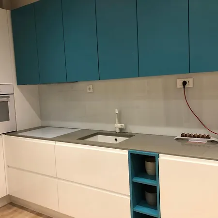 Beautiful View With Garage Space