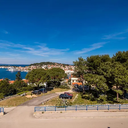 Beautiful View With Garage Space Mali Lošinj