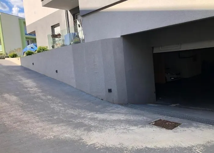 Beautiful View With Garage Space Апартаменты *