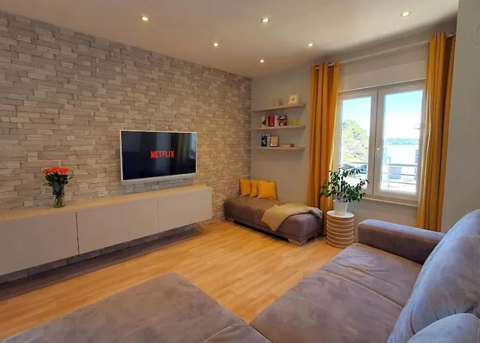 Beautiful View With Garage Space Апартаменты