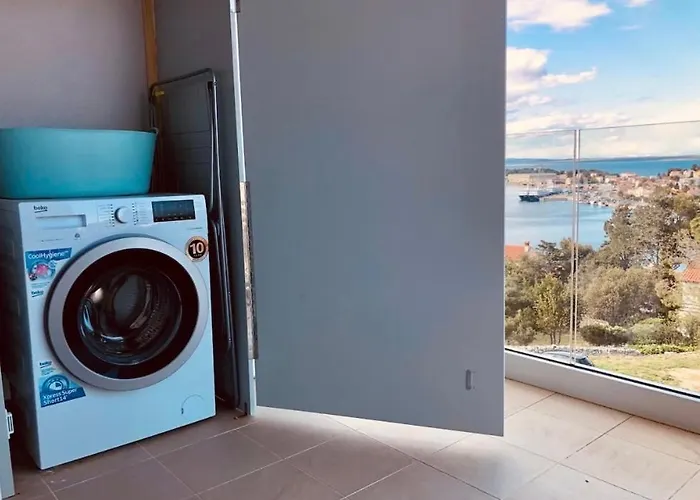 Beautiful View With Garage Space Апартаменты Мали-Лошинь