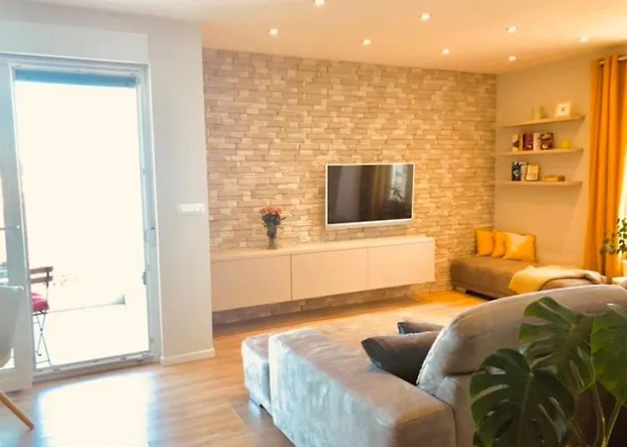 Beautiful View With Garage Space Апартаменты