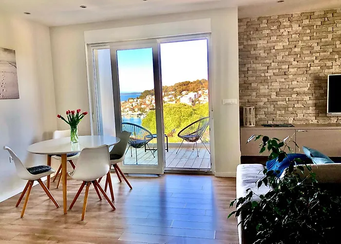 Beautiful View With Garage Space Apartman Mali Lošinj