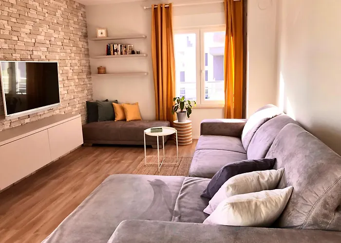 Beautiful View With Garage Space Мали-Лошинь
