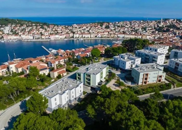 Beautiful View With Garage Space Mali Lošinj